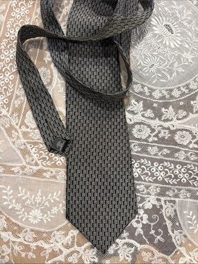 Men's Black Textured Pattern Tie - Elegant Office & Event Accessory